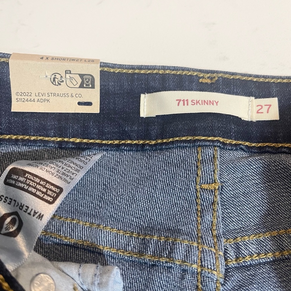 Levi’s 711 Skinny Jeans - Picture 7 of 9